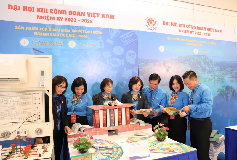 Hôm nay, bắt đầu phiên làm việc thứ nhất Đại hội XIII Công đoàn Việt Nam